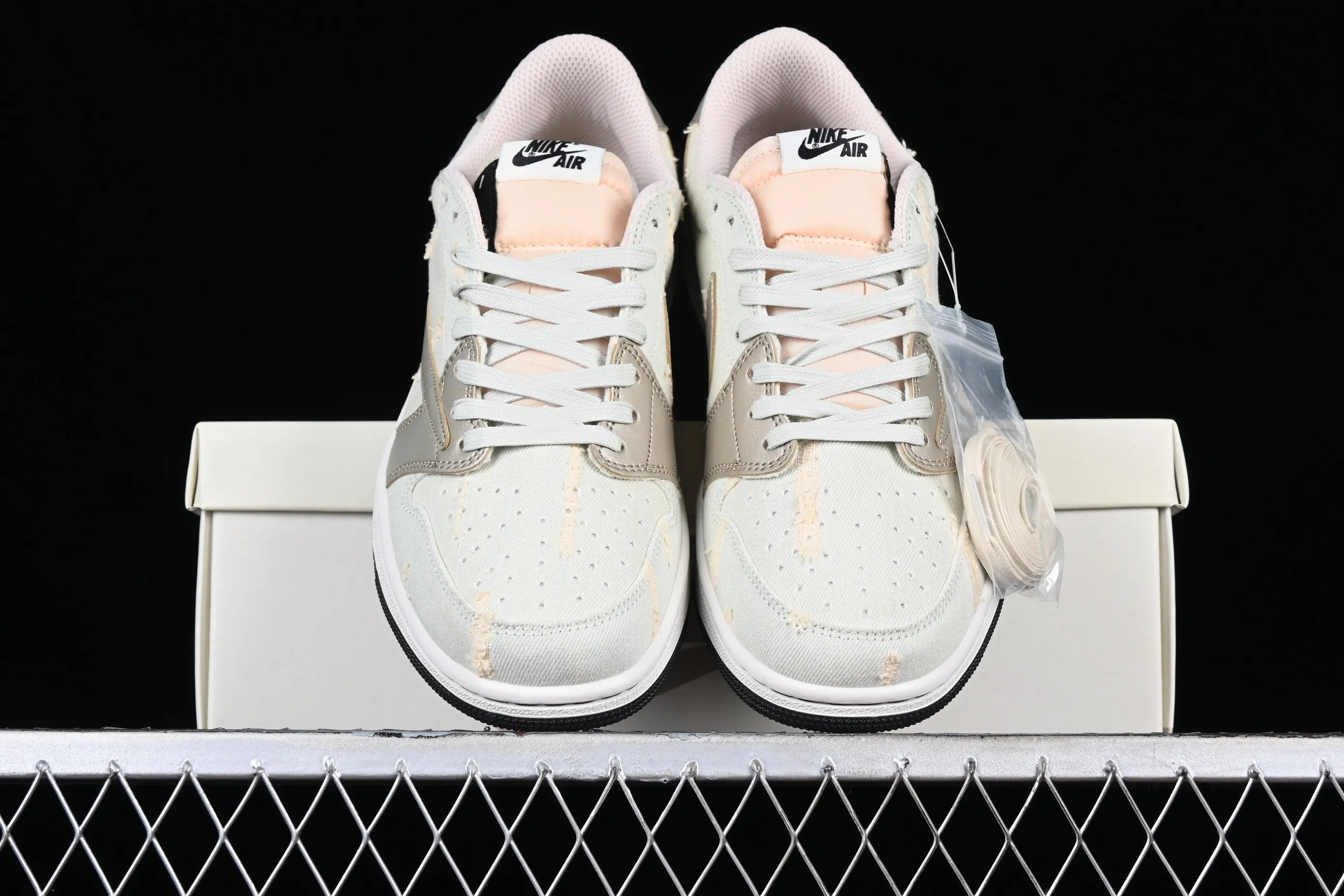 All categories Air Jordan Jordan series basketball shoes Air Jordan 1 Low Travis Scott x Air Jordan 1 Low OG AJ1 Joe 1 joint overhead hook DM7866-815